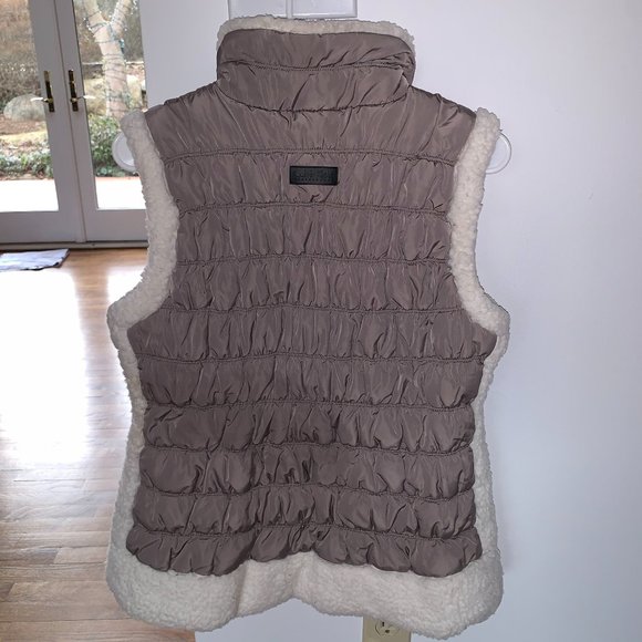 Calvin Klein Performance Vest (Size XL) - Picture 2 of 3